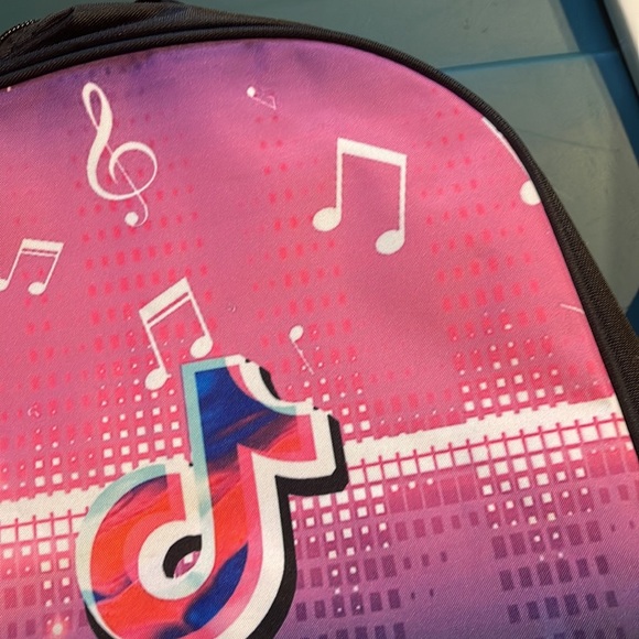 🎒🎤 Tik Tok Backpack 🎤🎒 - Picture 4 of 10